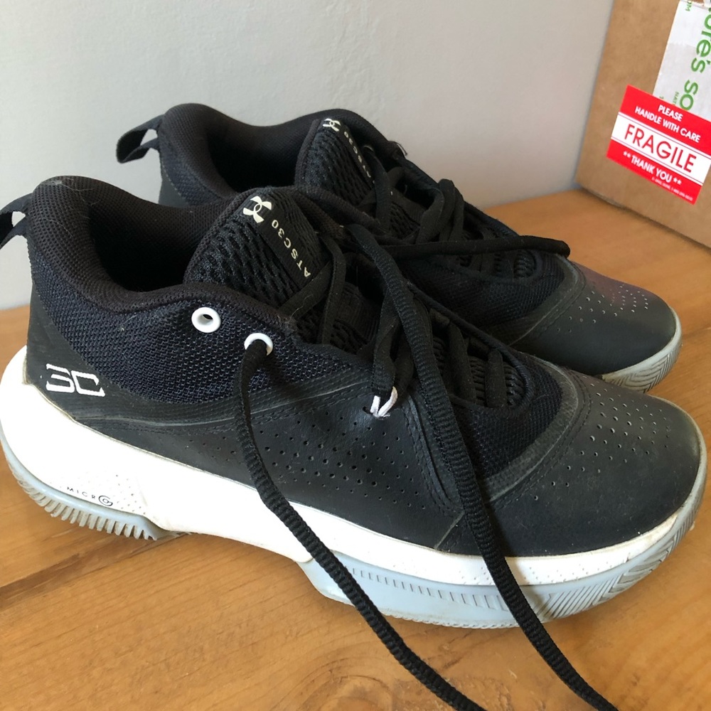 Youth boys Underarmour runners